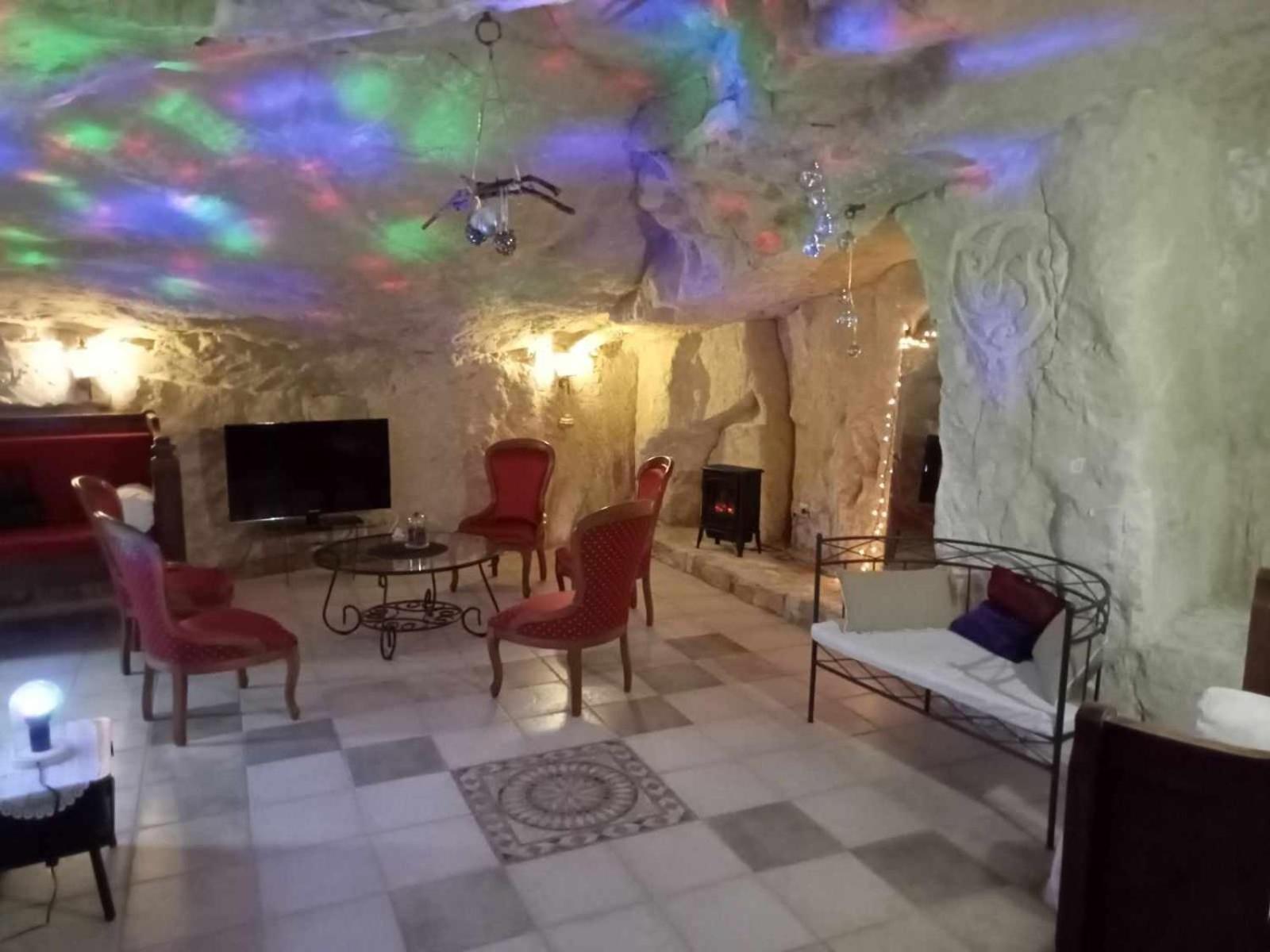 Villa Esprit Troglo Beaumont-en-Véron Exterior foto