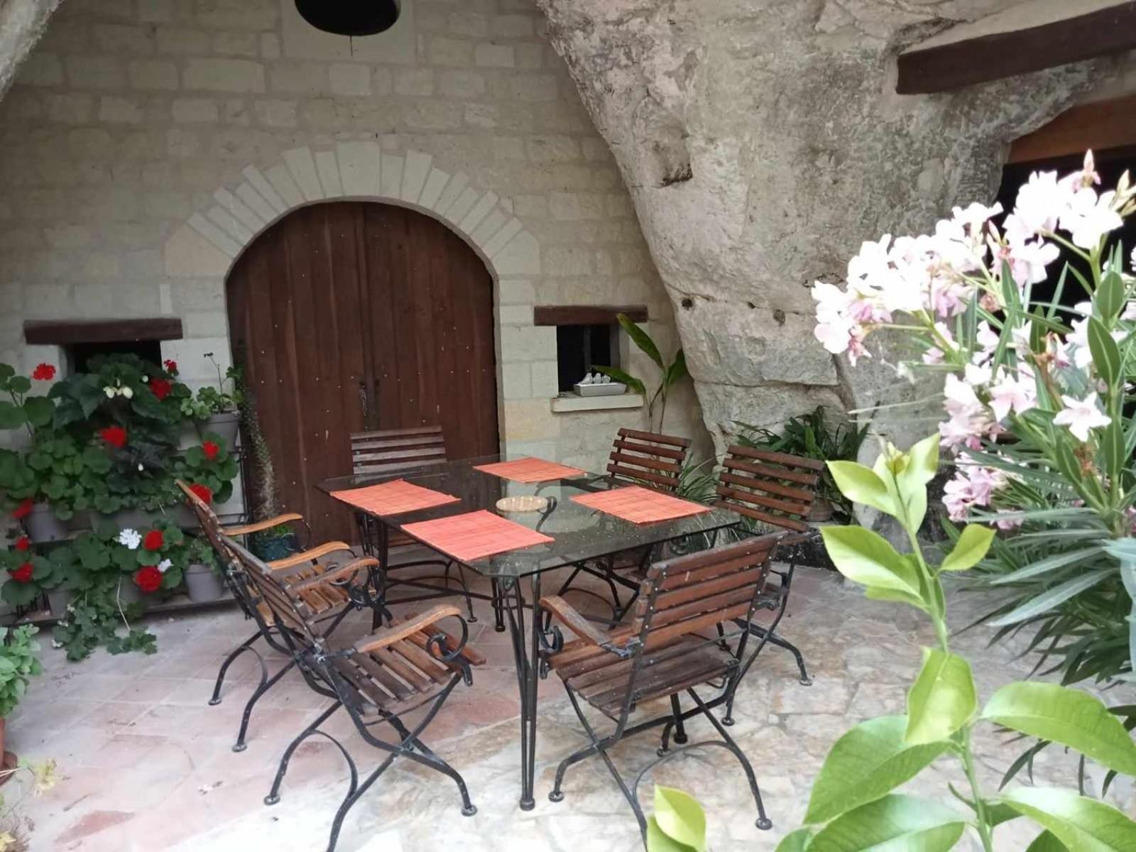 Villa Esprit Troglo Beaumont-en-Véron Exterior foto